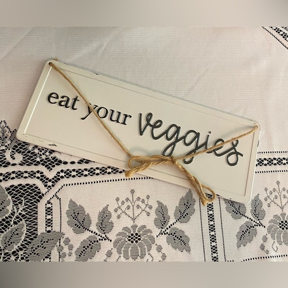*EUC* Eat Your Veggies Galvanized Home Decor Wall Art Decor - Picture 3 of 4